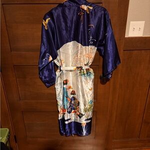 Elegant Blue and White Women's Kimono Robe